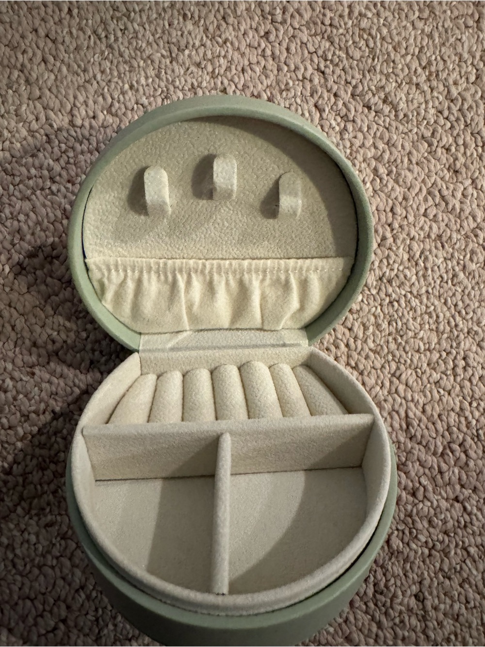 NWOT Round Travel Jewelry Case in Mint Green and Cream